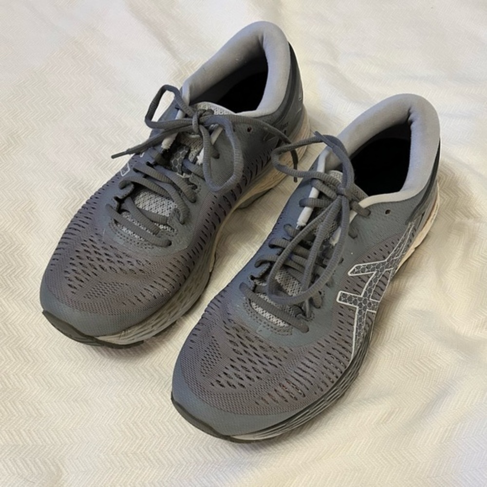 Asics Womens Gel Kayano size 9